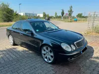 Gebraucht Mercedes E500 Avantgarde 306 PS (225 kW) 2005 Blau Limousine