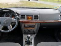 Second-hand Opel Vectra 155 CP (114 kW) 2004 Verde Berlinǎ