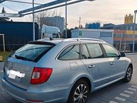 Gebraucht Skoda Superb 140 PS (102 kW) 2011 Blau Kombi