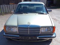 Gebraucht Mercedes C230 136 PS (100 kW) 1983 Grün Coupé