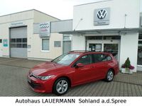 Gebraucht VW Golf VIII Life 150 PS (110 kW) 2024 Kings red Kombi