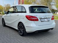 Gebraucht Mercedes B180 Sport 109 PS (80 kW) 2012 Weiß Van / Kleinbus
