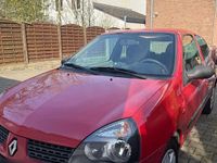 Gebraucht Renault Clio II 75 PS (55 kW) 2002 Rot Kleinwagen