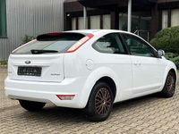 Gebraucht Ford Focus Style 80 PS (58 kW) 2008 Frostweiß Kleinwagen