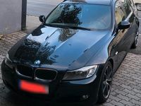 Gebraucht BMW 320 170 PS (125 kW) 2010 Schwarz Kombi