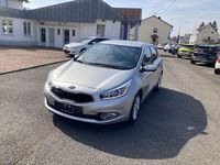 Gebraucht Kia Ceed DREAM-TEAM Edition 135 PS (99 kW) 2014 Silber (metallic) Kleinwagen