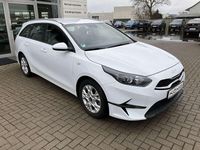 Gebraucht Kia Ceed 101 PS (74 kW) 2023 Carraraweiß Kleinwagen
