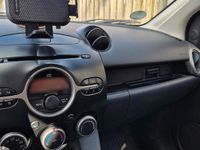 Gebraucht Mazda 2 102 PS (75 kW) 2009 Weiß Kleinwagen