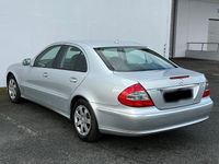 Gebraucht Mercedes E200 184 PS (135 kW) 2006 Silber Limousine