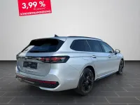 Gebraucht VW Passat R-line 177 PS (130 kW) 2025 Oyster silver metallic (metallic) Kombi