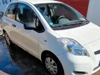 Gebraucht Toyota Yaris 69 PS (50 kW) 2009 Weiß Kleinwagen