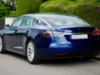 Gebraucht Tesla Model S 386 kW (525 PS) 2018 Blau Kleinwagen