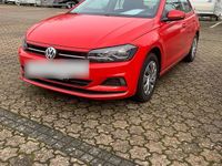 Gebraucht VW Polo Comfortline 75 PS (55 kW) 2018 Rot Kleinwagen