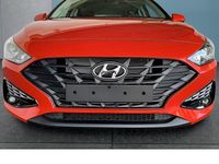 Gebraucht Hyundai i30 120 PS (88 kW) 2024 Rot Limousine