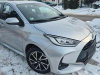 Gebraucht Toyota Yaris Hybrid 92 PS (67 kW) 2022 Silber Kleinwagen