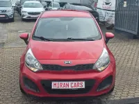Gebraucht Kia Rio Attract 86 PS (63 kW) 2014 Rot Limousine