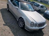 Second-hand Mercedes CLK220 2000 Argintiu Cabrio