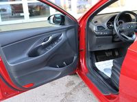 Gebraucht Hyundai i30 Passion Plus 140 PS (102 kW) 2018 Fiery red / mic Kombi