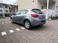 Gebraucht Opel Astra Active 87 PS (63 kW) 2012 Grau Limousine