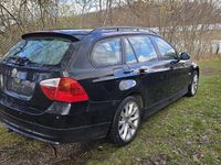 Gebraucht BMW 318 129 PS (94 kW) 2006 Schwarz Kombi