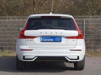 Gebraucht Volvo XC60 Plus 197 PS (144 kW) 2022 Weiß SUV