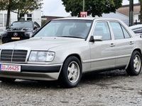 Gebraucht Mercedes E230 132 PS (97 kW) 1988 Silber Limousine