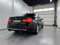 gebraucht BMW 320 i Luxury Line Automatik