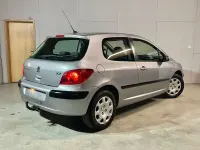 Gebraucht Peugeot 307 75 PS (55 kW) 2003 Grau Limousine