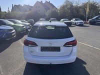 Usado Opel Astra Edition 122 HP (89 kW) 2022 Branco Citadino