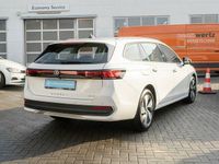Gebraucht VW Passat Basis 150 PS (110 kW) 2024 Pure white Kombi