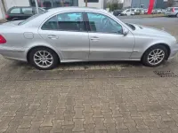 Gebraucht Mercedes E200 Avantgarde 163 PS (119 kW) 2003 Silber Limousine