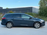 Gebraucht Ford Focus 125 PS (91 kW) 2011 Grau Kombi