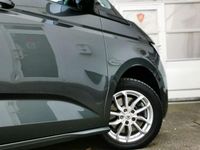 Gebraucht VW Multivan 136 PS (100 kW) 2022 Grau (indiumgrau) Van