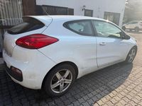 Gebraucht Kia ProCeed Edition 7 135 PS (99 kW) 2013 Weiß Kleinwagen