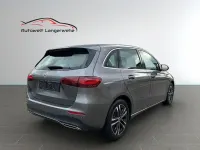 Gebraucht Mercedes B180 136 PS (100 kW) 2024 Grau Kleinwagen
