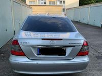 Gebraucht Mercedes E200 Classic 184 PS (135 kW) 2008 Grau Limousine