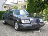 Gebraucht Mercedes E220 150 PS (110 kW) 1995 Schwarz Limousine