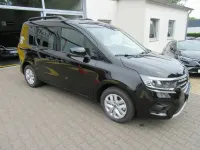 Neu Renault Kangoo Techno 131 PS (96 kW) 2026 Schwarz Van / Kleinbus