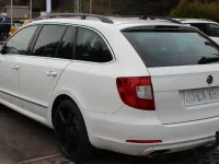 Używany Skoda Superb 170 KM (125 kW) 2012 Biały Kombi