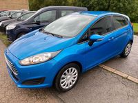 Gebraucht Ford Fiesta 101 PS (74 kW) 2015 Blau Kleinwagen