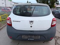 Gebraucht Dacia Sandero 75 PS (55 kW) 2013 Weiß Limousine