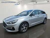 Gebraucht Hyundai i30 Edition 30 120 PS (88 kW) 2021 Shimmering silver Kombi