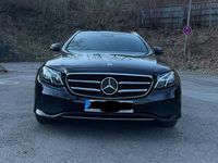 Gebraucht Mercedes E220 194 PS (142 kW) 2019 Schwarz Limousine