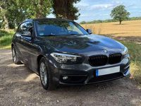 Gebraucht BMW 118 Advantage 177 PS (130 kW) 2016 Grau Kleinwagen