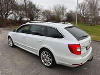 Gebraucht Skoda Superb Elegance 260 PS (191 kW) 2014 Weiß Kombi
