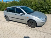 Gebraucht Ford Focus 75 PS (55 kW) 2002 Silber Limousine