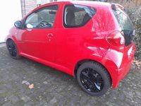 Gebraucht Toyota Aygo 68 PS (50 kW) 2008 Rot Kleinwagen