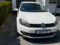 Gebraucht VW Golf VI 104 PS (76 kW) 2010 Weiß Kleinwagen