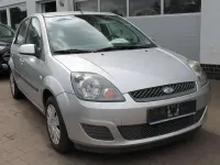 Gebraucht Ford Fiesta 80 PS (58 kW) 2008 Polarsilber metallic Kleinwagen