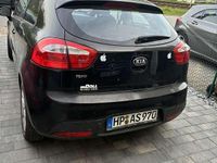 Second-hand Kia Rio 75 CP (55 kW) 2014 Negru Hatchback